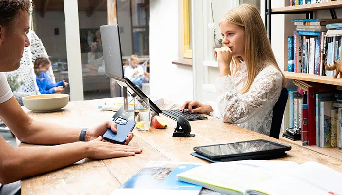 travailler à domicile avec la souris ergonomique ambidextre twister